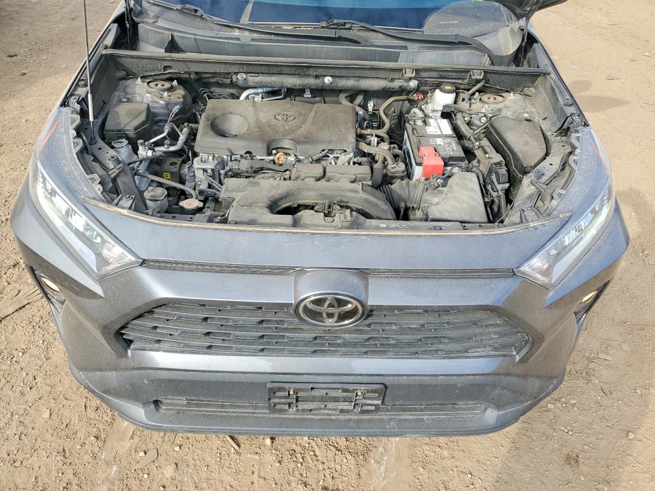 2021 TOYOTA RAV4 XLE photo 11