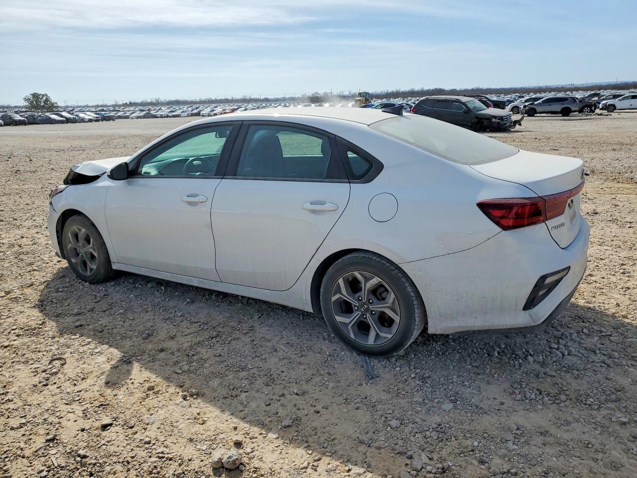 2019 KIA FORTE LXS photo 3