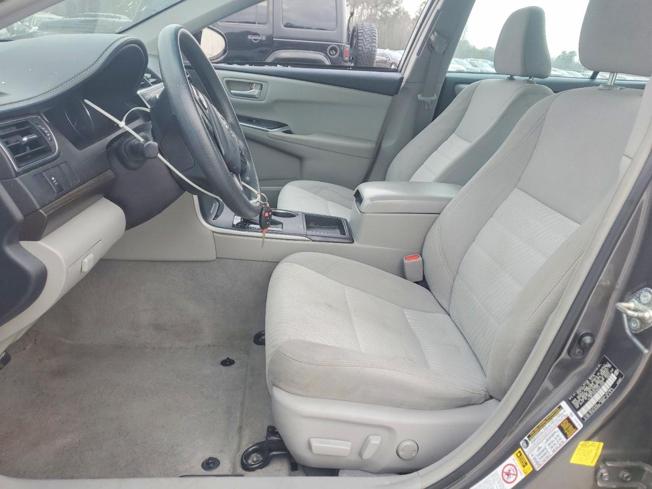 2017 TOYOTA CAMRY LE photo 7