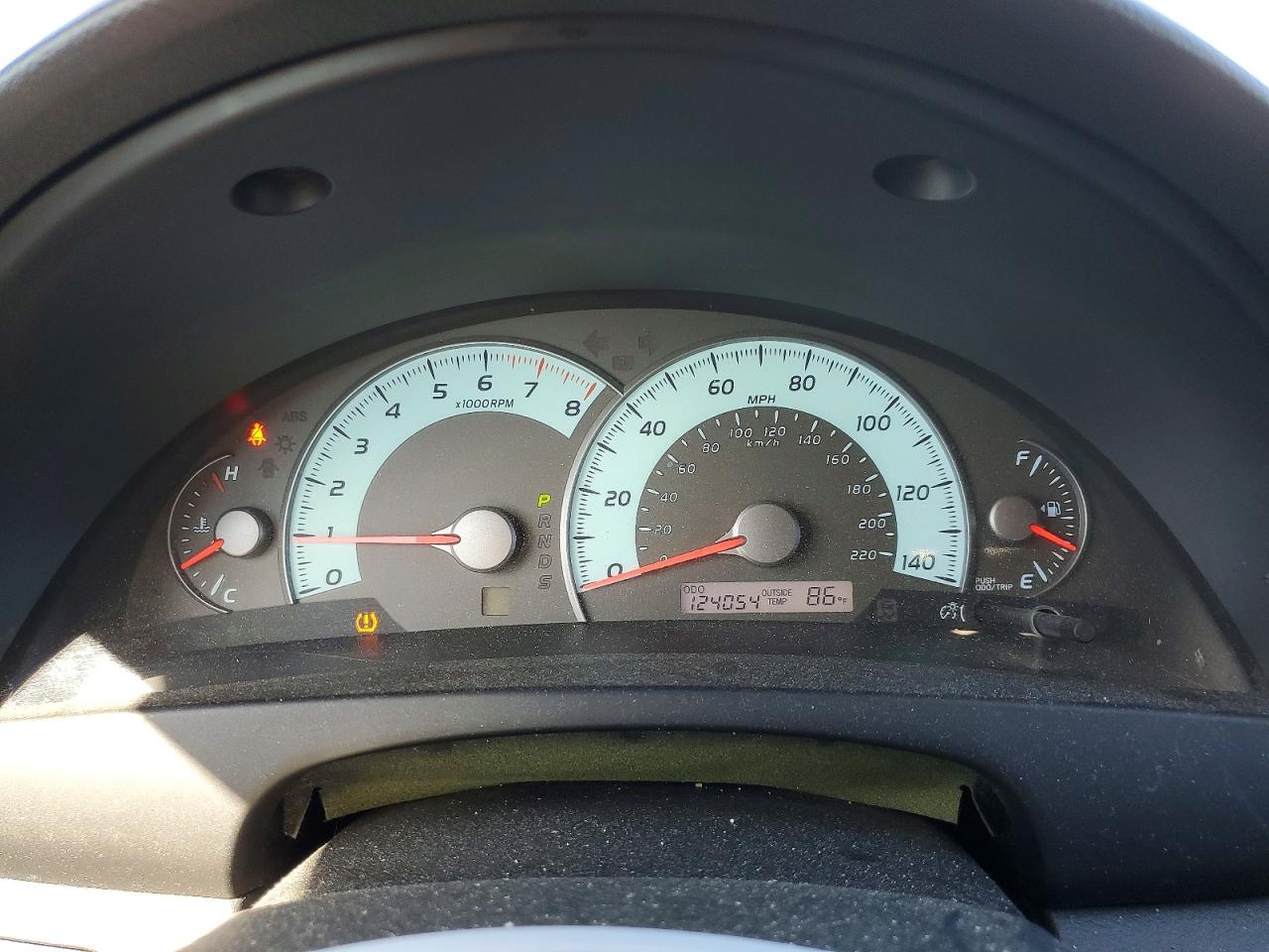 2011 TOYOTA CAMRY SE photo 17