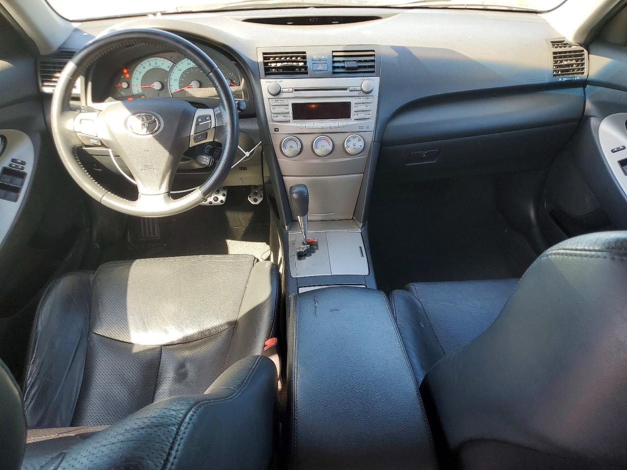 2011 TOYOTA CAMRY SE photo 15
