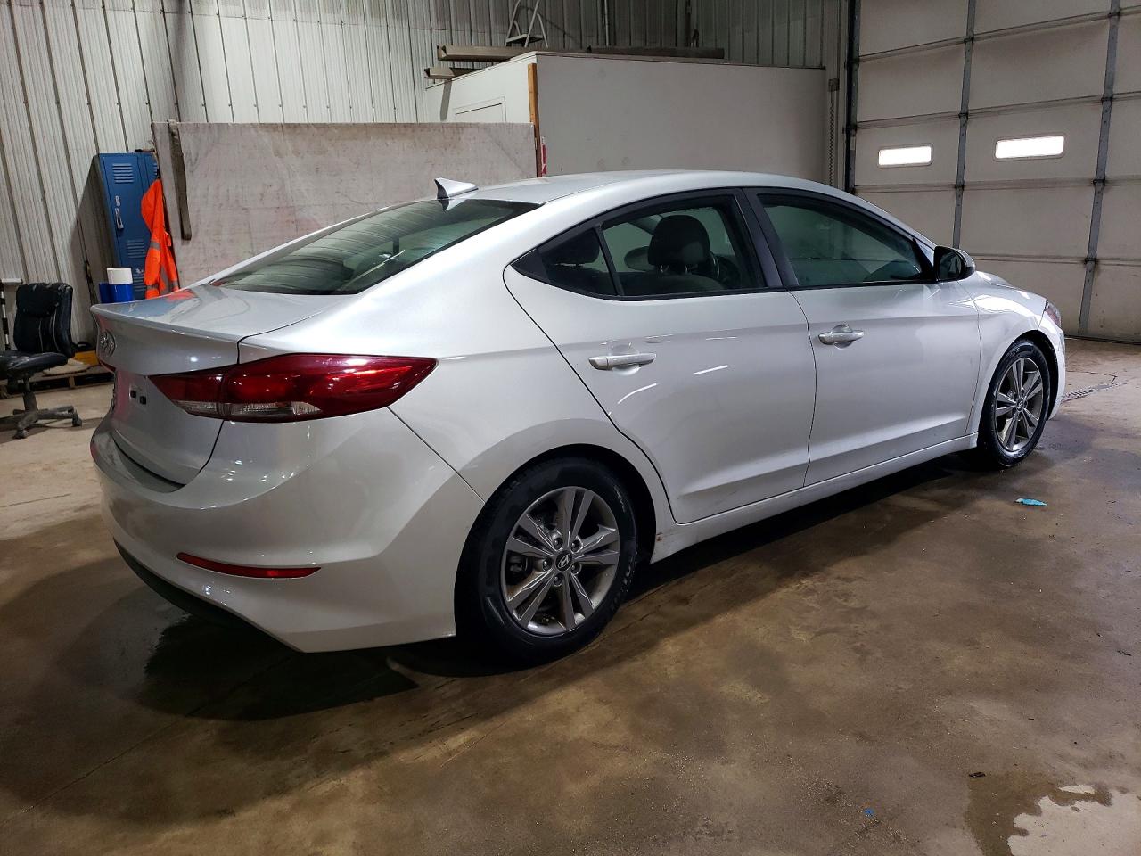 2018 HYUNDAI ELANTRA SEL photo 3