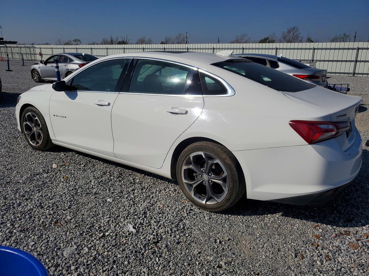 2021 CHEVROLET MALIBU LT photo 4