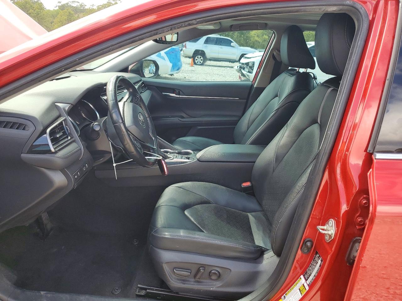 2019 TOYOTA CAMRY XSE photo 19