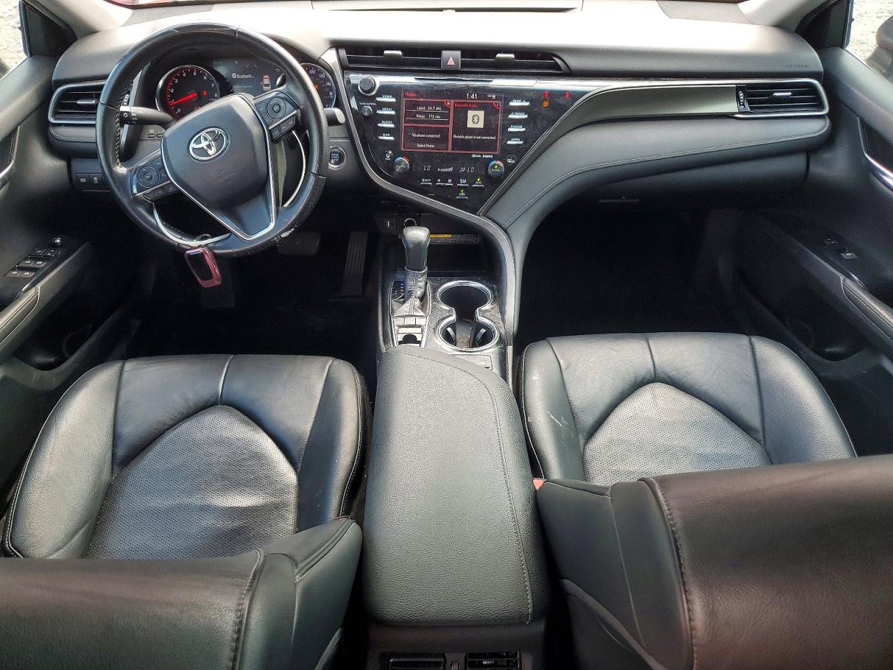 2019 TOYOTA CAMRY XSE photo 22