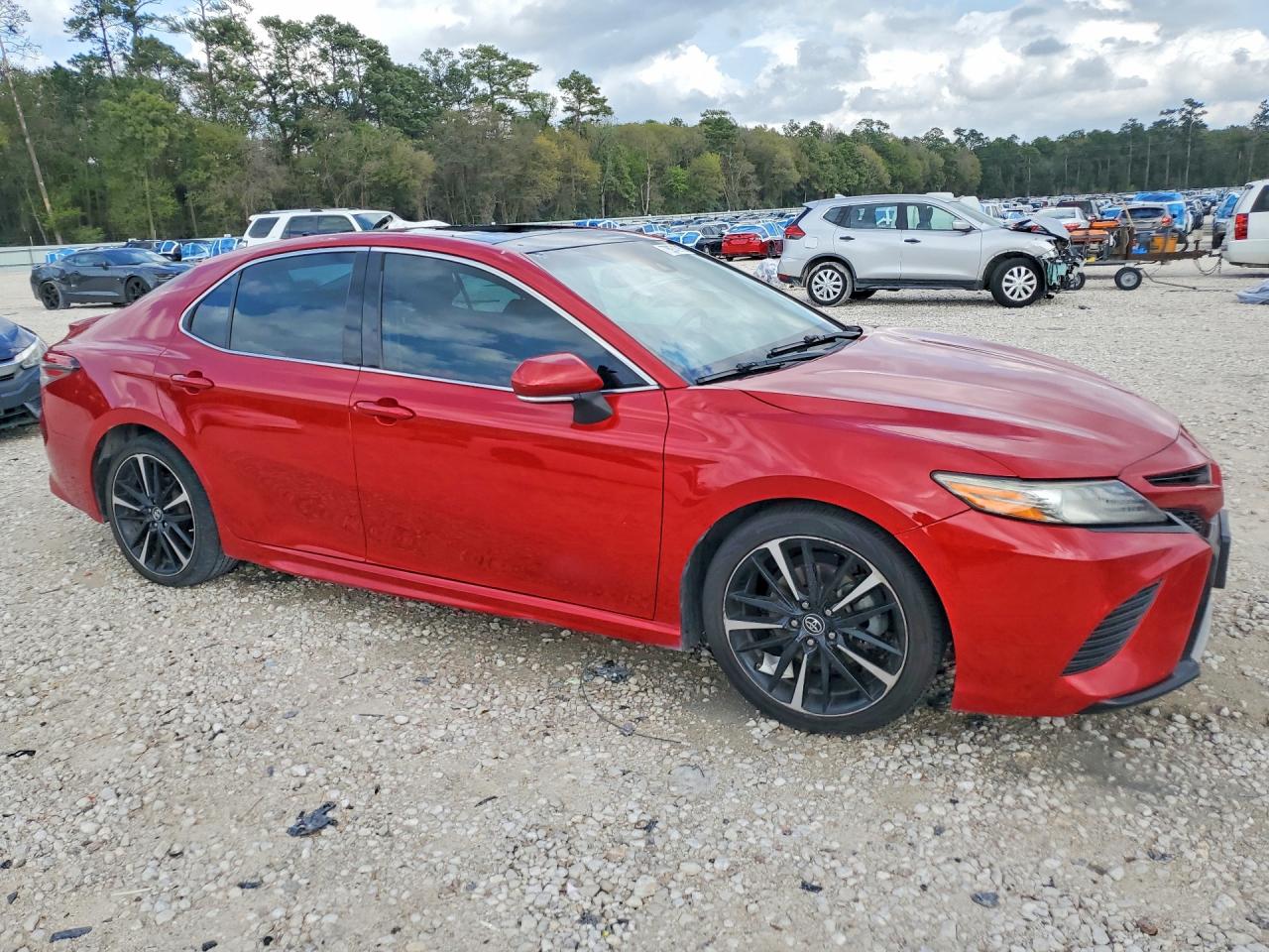 2019 TOYOTA CAMRY XSE photo 10