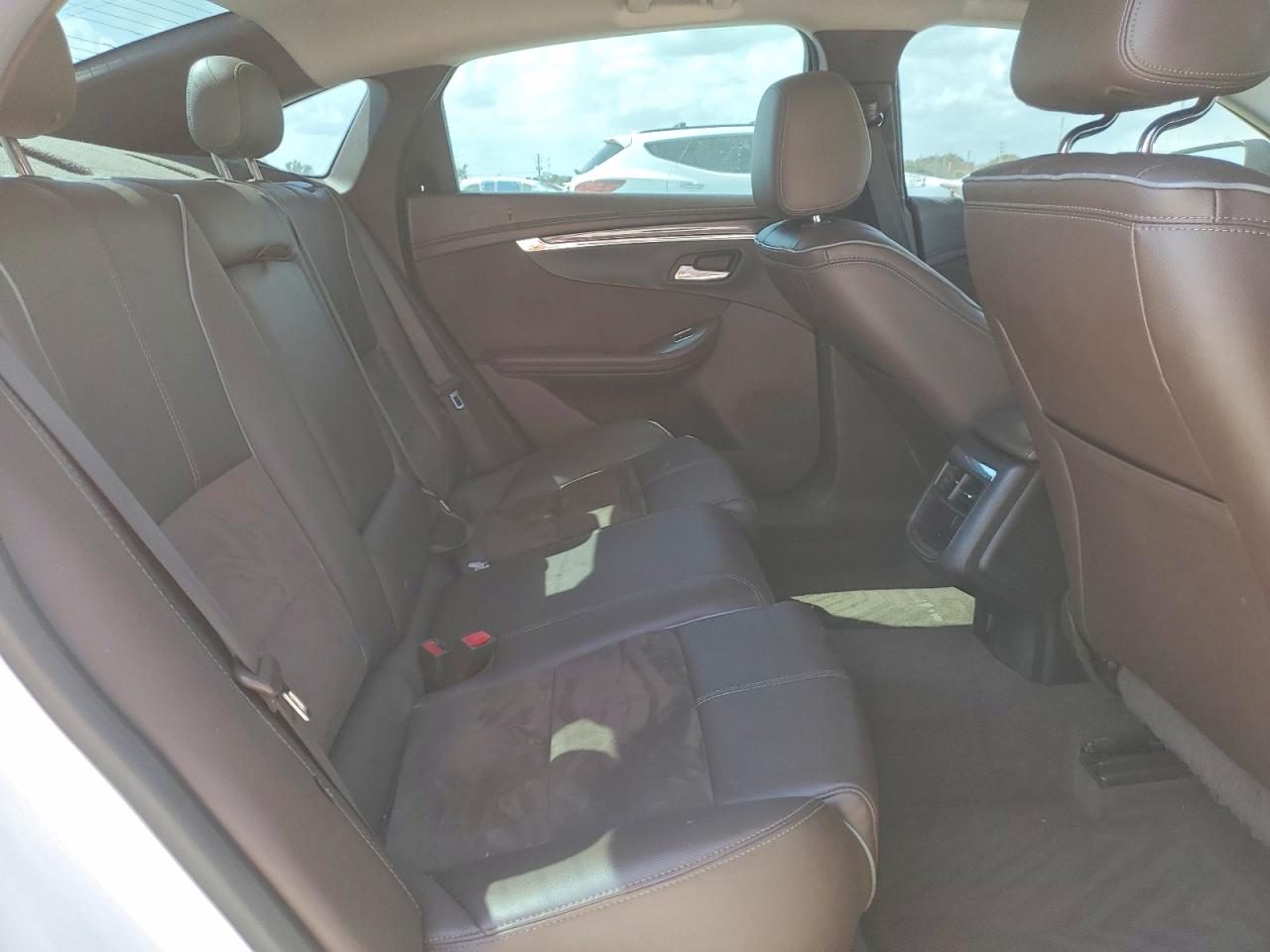 2015 CHEVROLET IMPALA LT photo 28