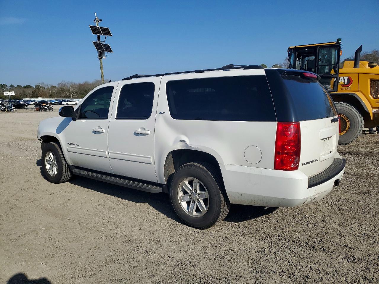 2013 GMC YUKON XL K1500 SLT photo 4