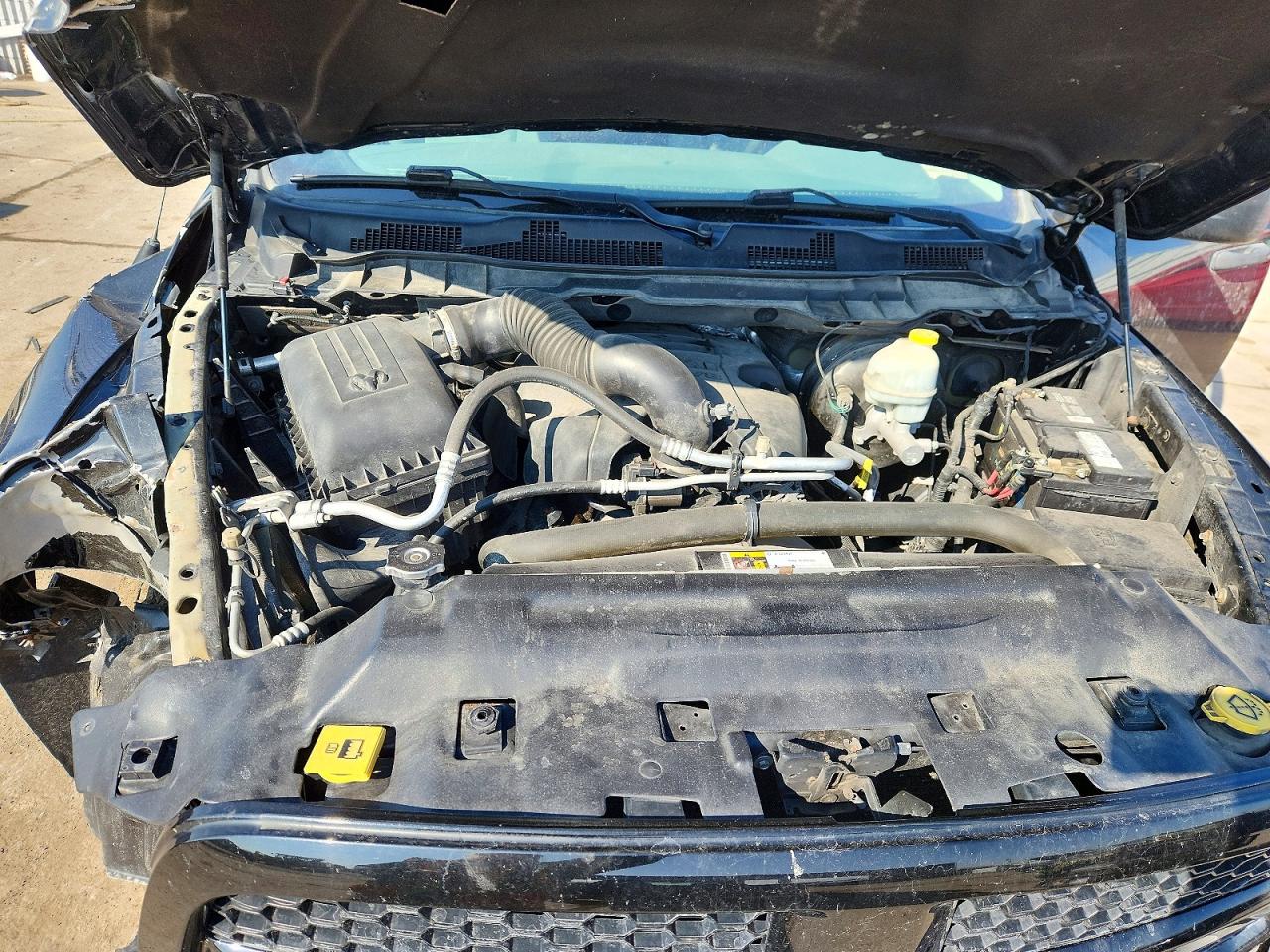 2014 RAM 1500 ST photo 11