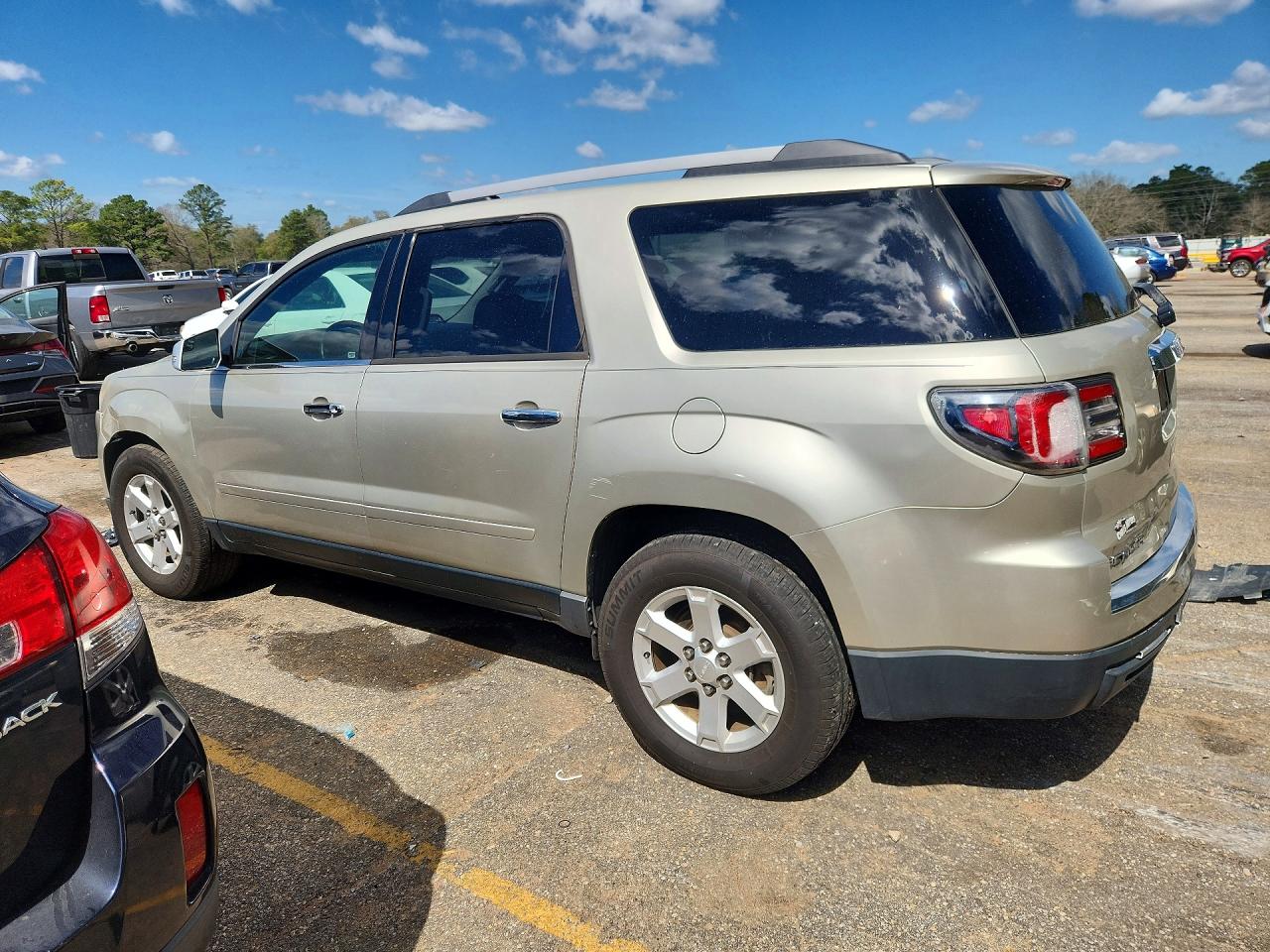 2014 GMC ACADIA SLE photo 2