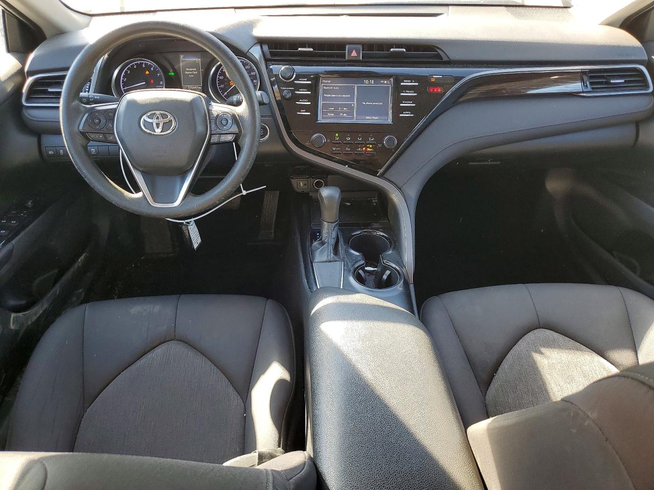 2019 TOYOTA CAMRY LE photo 8