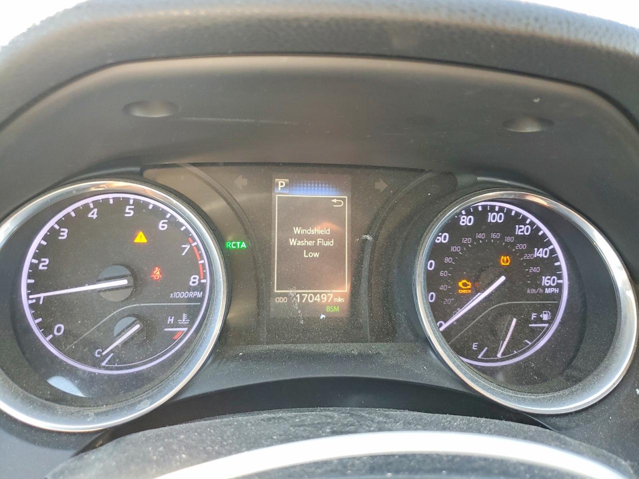 2019 TOYOTA CAMRY LE photo 9