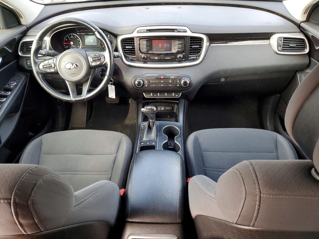 2016 KIA SORENTO LX photo 8