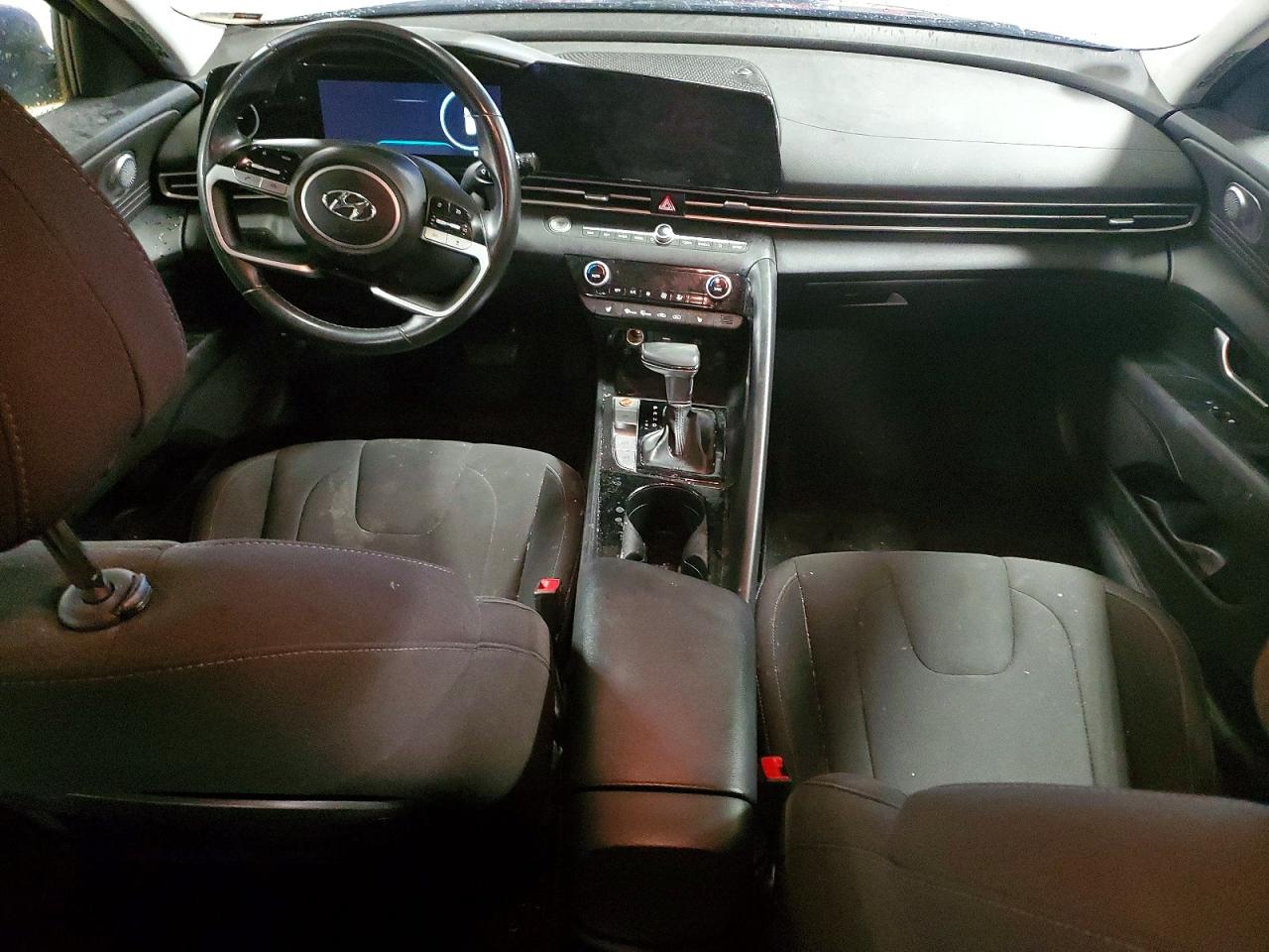 2023 HYUNDAI ELANTRA SEL photo 8