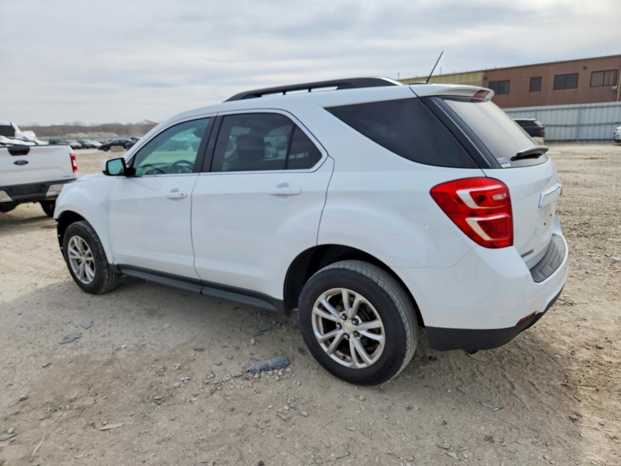 2017 CHEVROLET EQUINOX LT photo 2