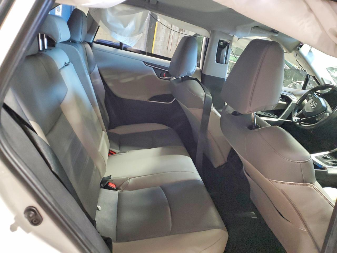 2022 TOYOTA RAV4 LIMITED photo 11