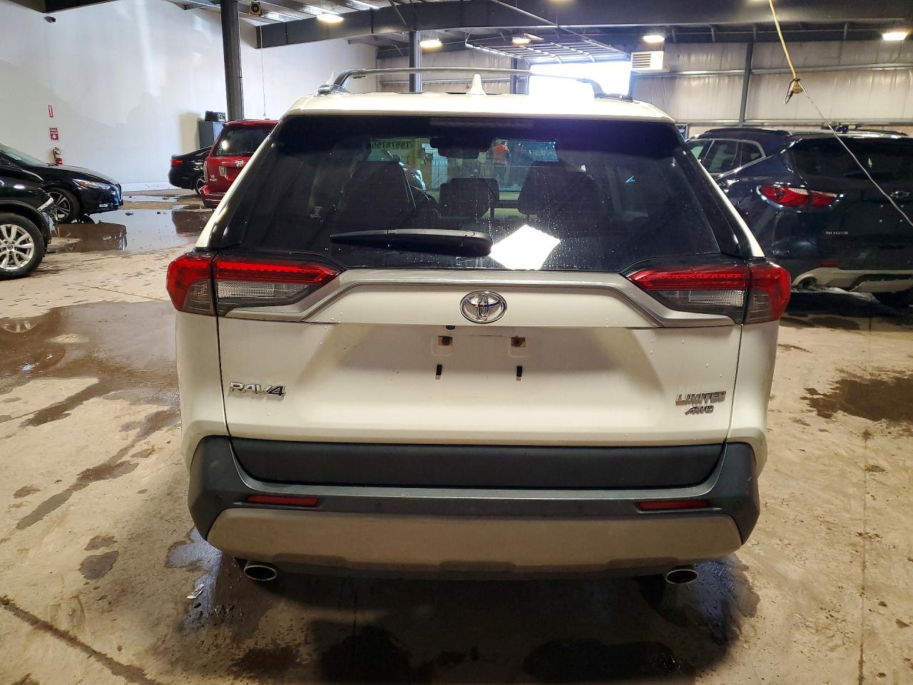 2022 TOYOTA RAV4 LIMITED photo 6