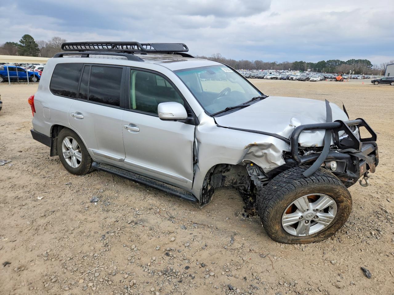 2013 TOYOTA LAND CRUISER BASE photo 4