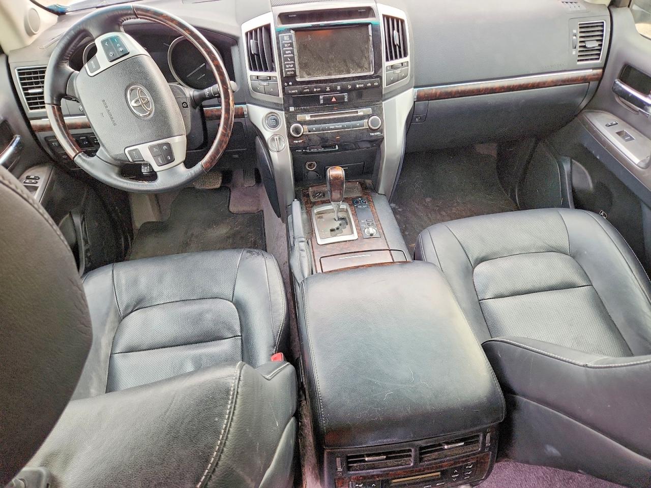 2013 TOYOTA LAND CRUISER BASE photo 8