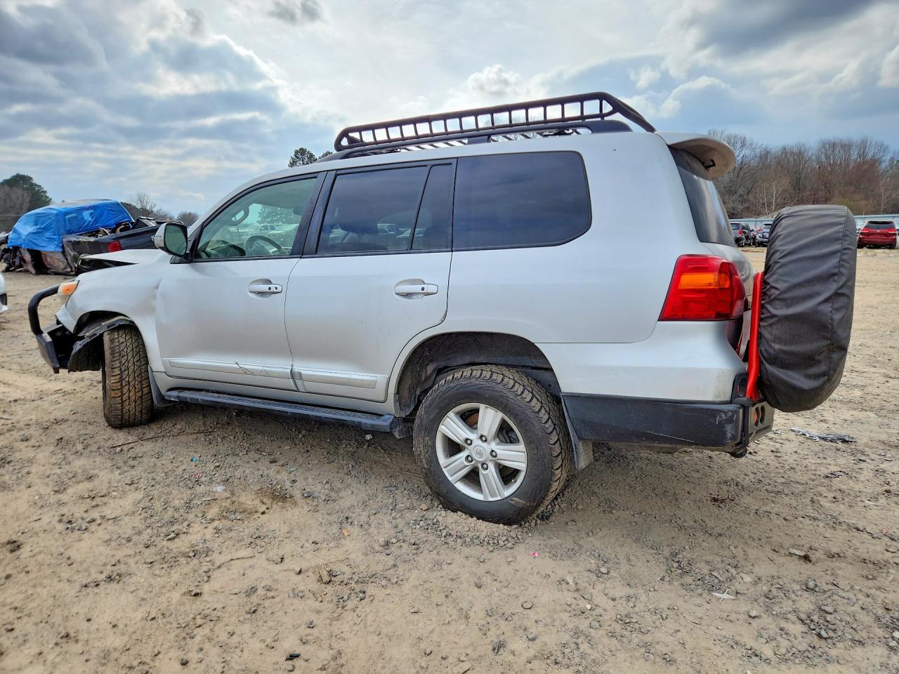 2013 TOYOTA LAND CRUISER BASE photo 2