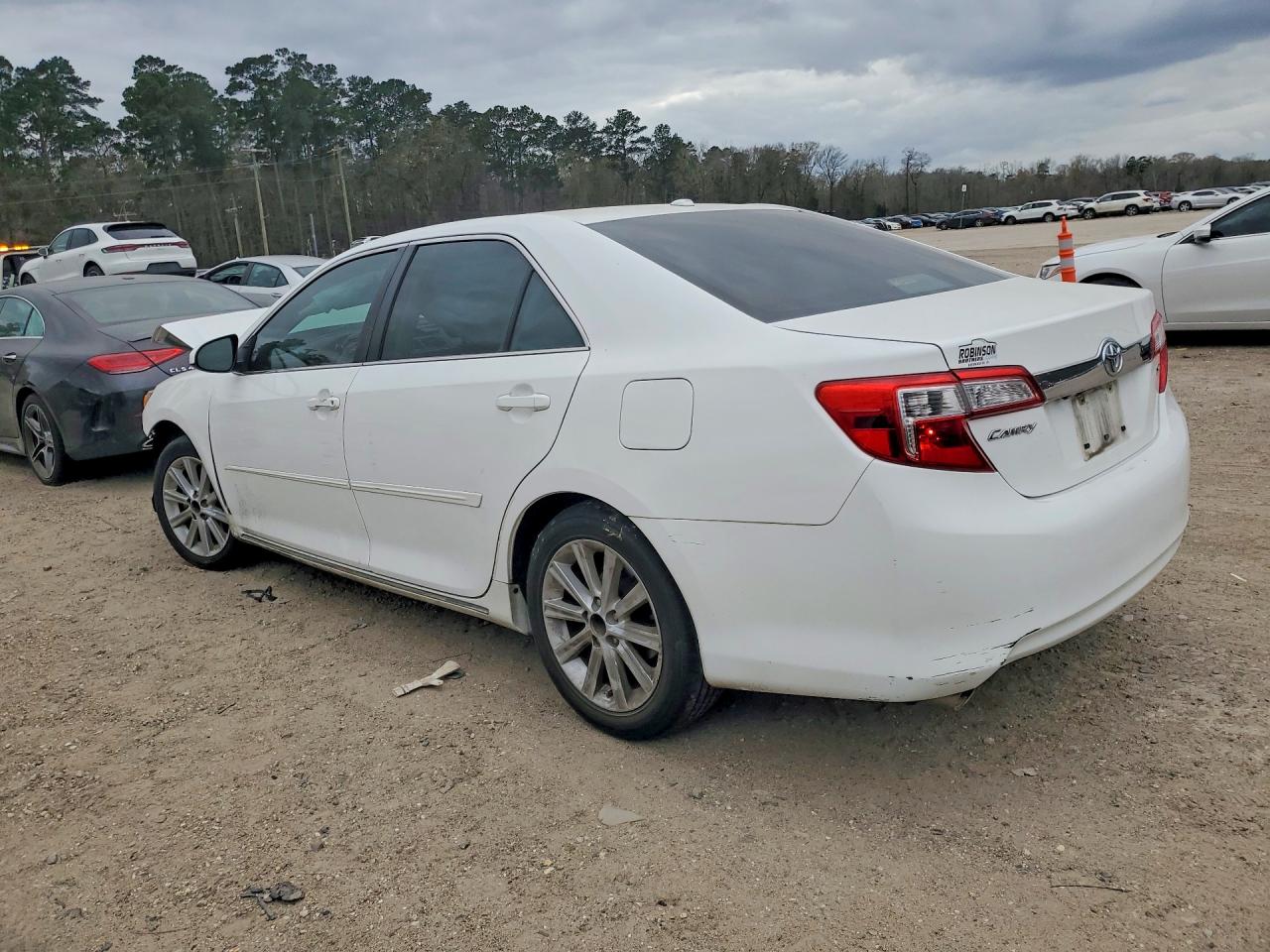 2012 TOYOTA CAMRY XLE V6 photo 3