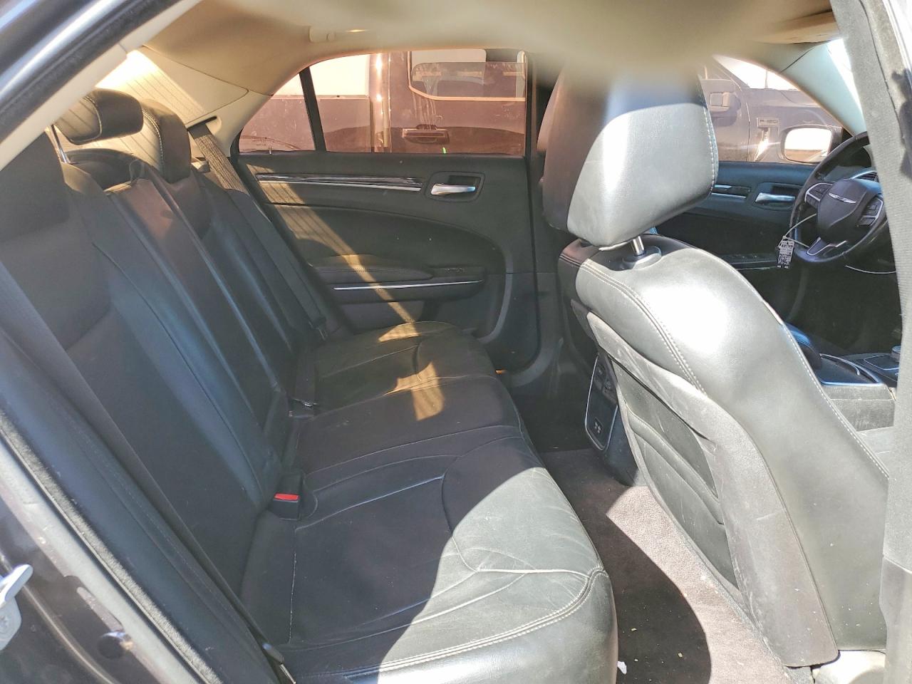2016 CHRYSLER 300 LIMITED photo 19
