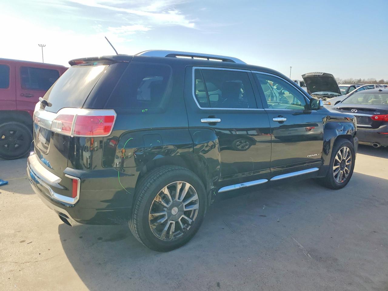 2017 GMC TERRAIN DENALI photo 3