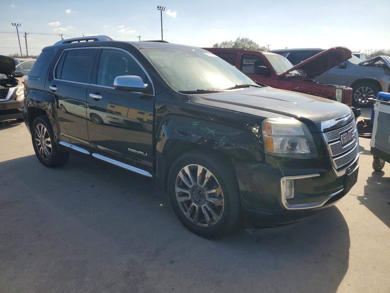 2017 GMC TERRAIN DENALI photo 4