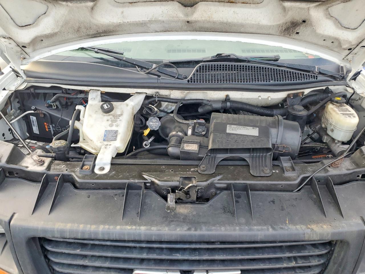 2016 GMC SAVANA G2500 photo 23