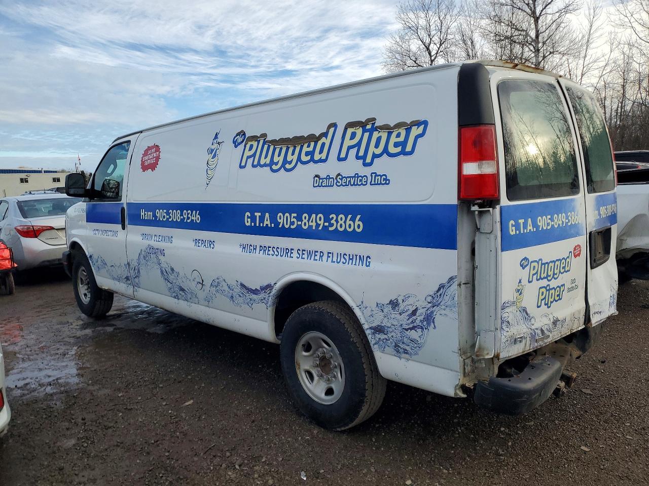 2016 GMC SAVANA G2500 photo 3