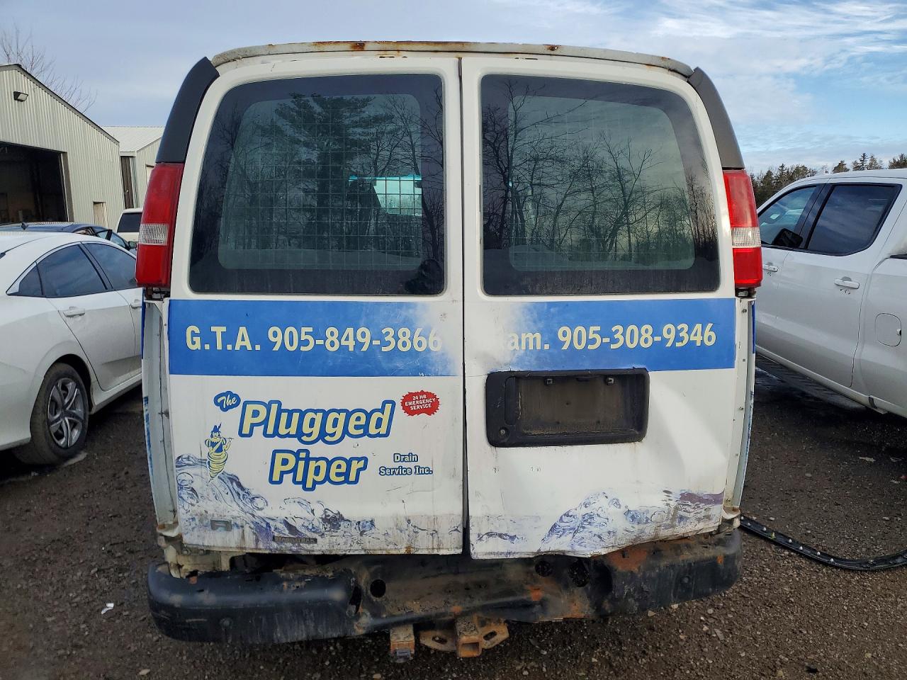 2016 GMC SAVANA G2500 photo 11