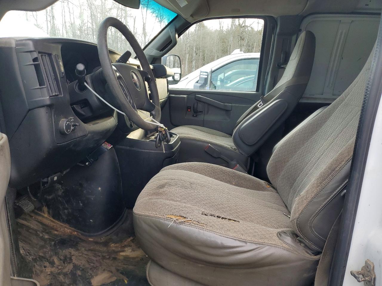 2016 GMC SAVANA G2500 photo 13