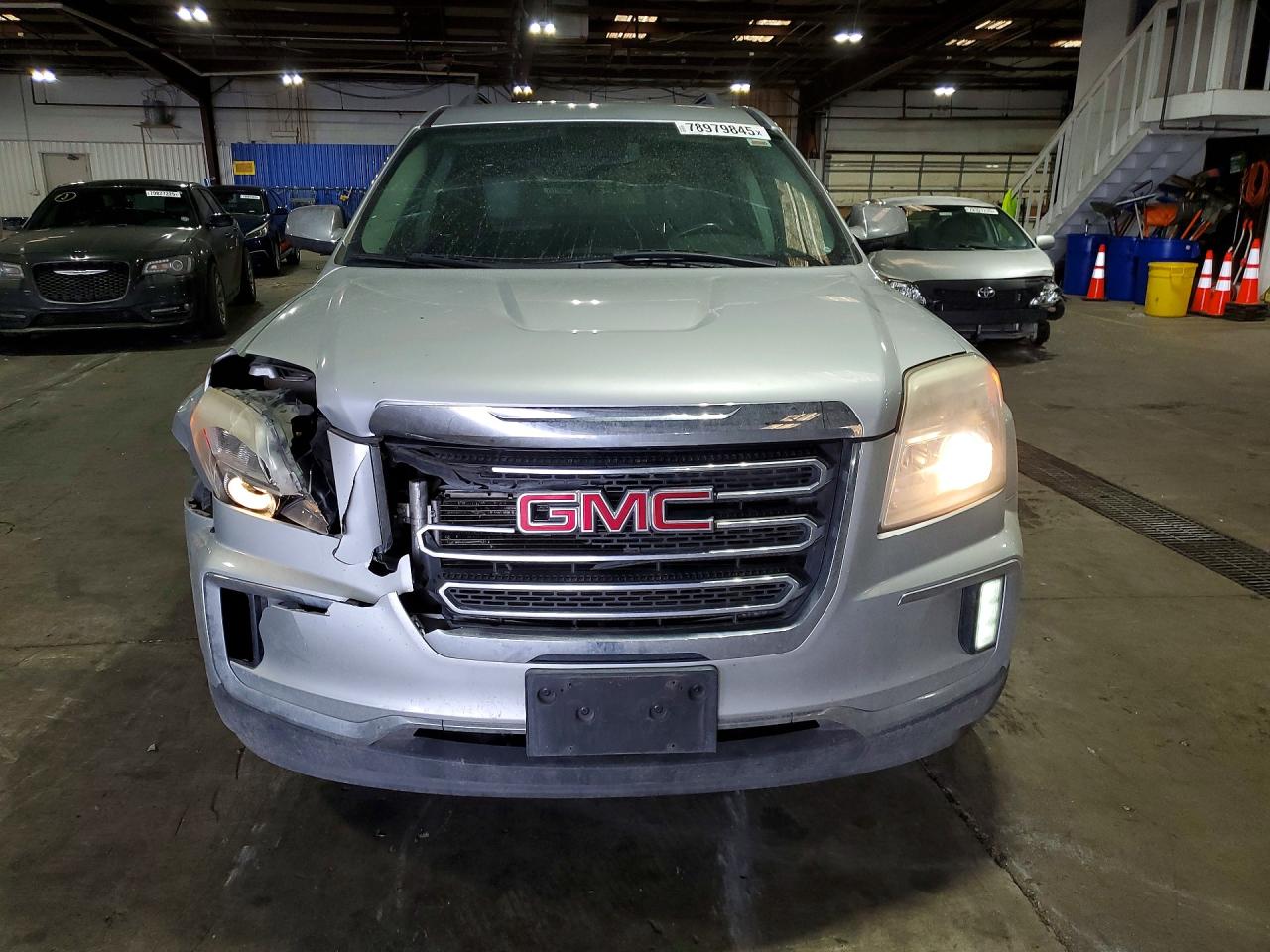 2017 GMC TERRAIN SLT photo 9