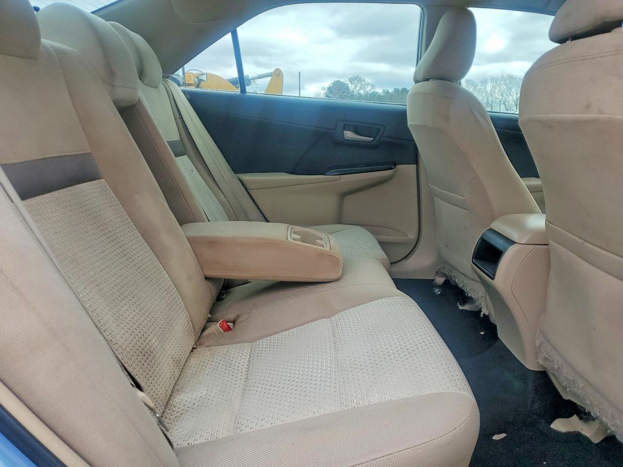 2013 TOYOTA CAMRY LE photo 10