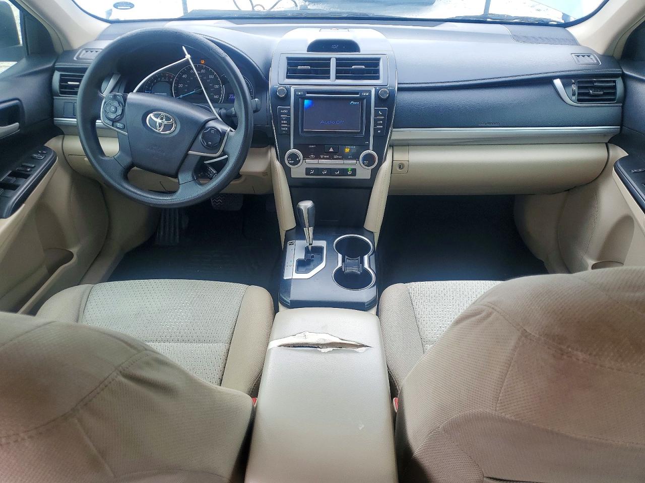 2013 TOYOTA CAMRY LE photo 8