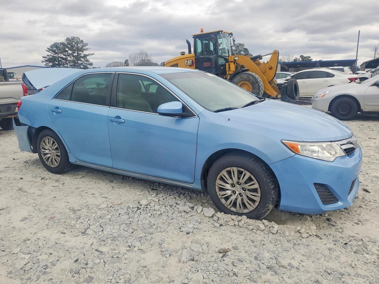 2013 TOYOTA CAMRY LE photo 4