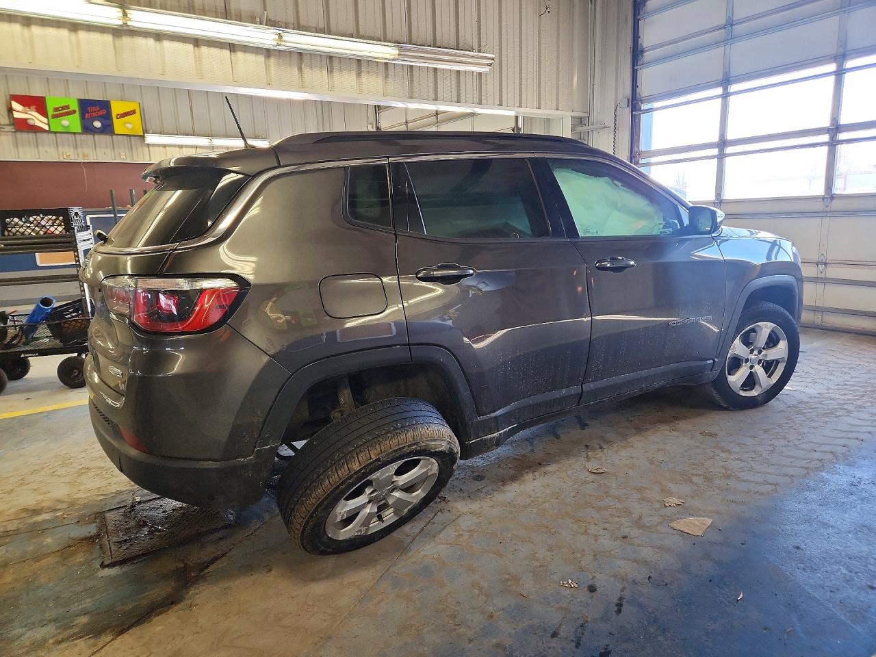 2017 JEEP COMPASS LATITUDE photo 3