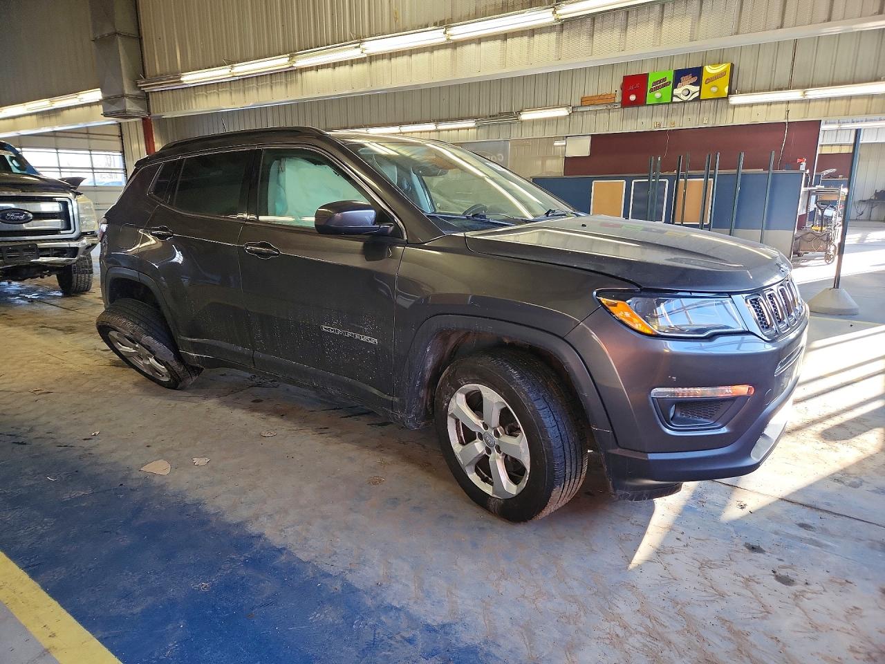 2017 JEEP COMPASS LATITUDE photo 4
