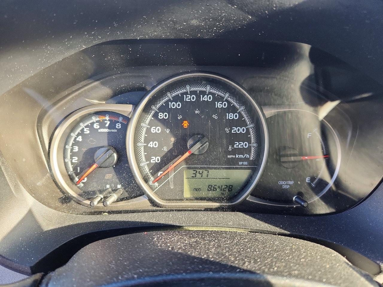2015 TOYOTA YARIS 5-DOOR L photo 9