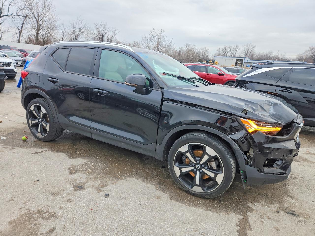 2020 VOLVO XC40 T5 MOMENTUM photo 7