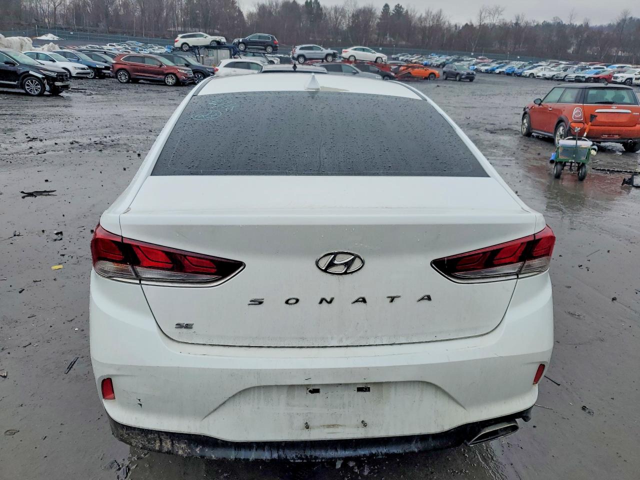 2018 HYUNDAI SONATA SE photo 16