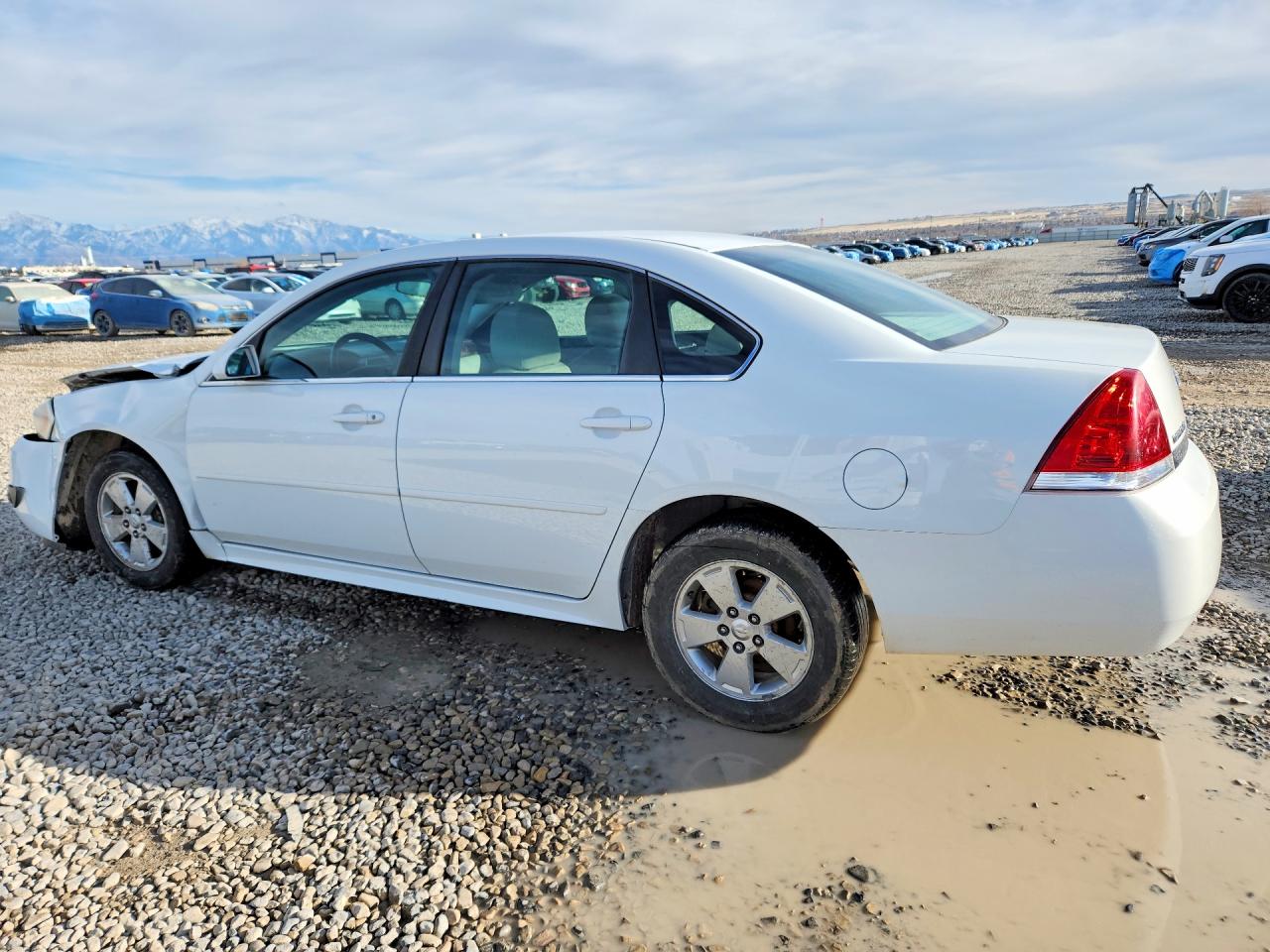 2010 CHEVROLET IMPALA LT photo 2