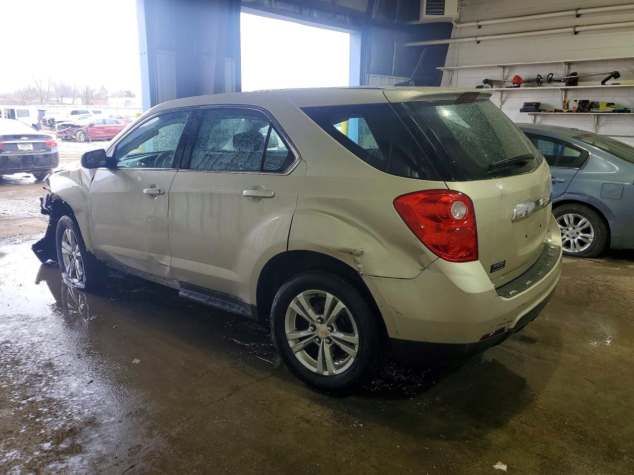 2014 CHEVROLET EQUINOX LS photo 3