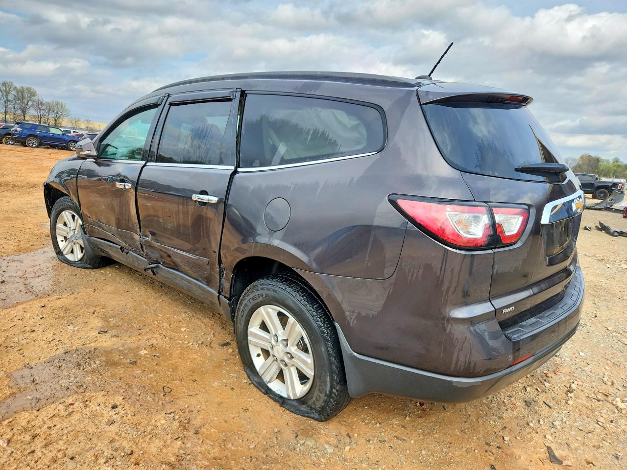 2014 CHEVROLET TRAVERSE LT photo 3
