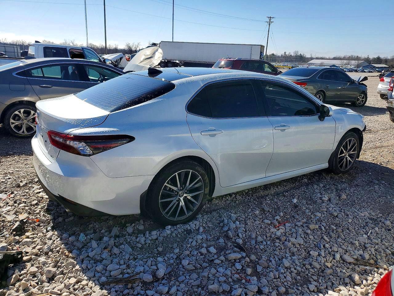 2024 TOYOTA CAMRY XLE V6 photo 3