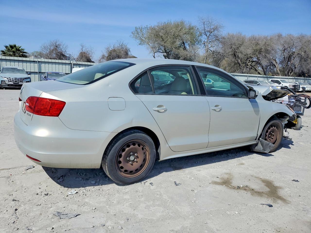 2011 VOLKSWAGEN JETTA SE photo 3
