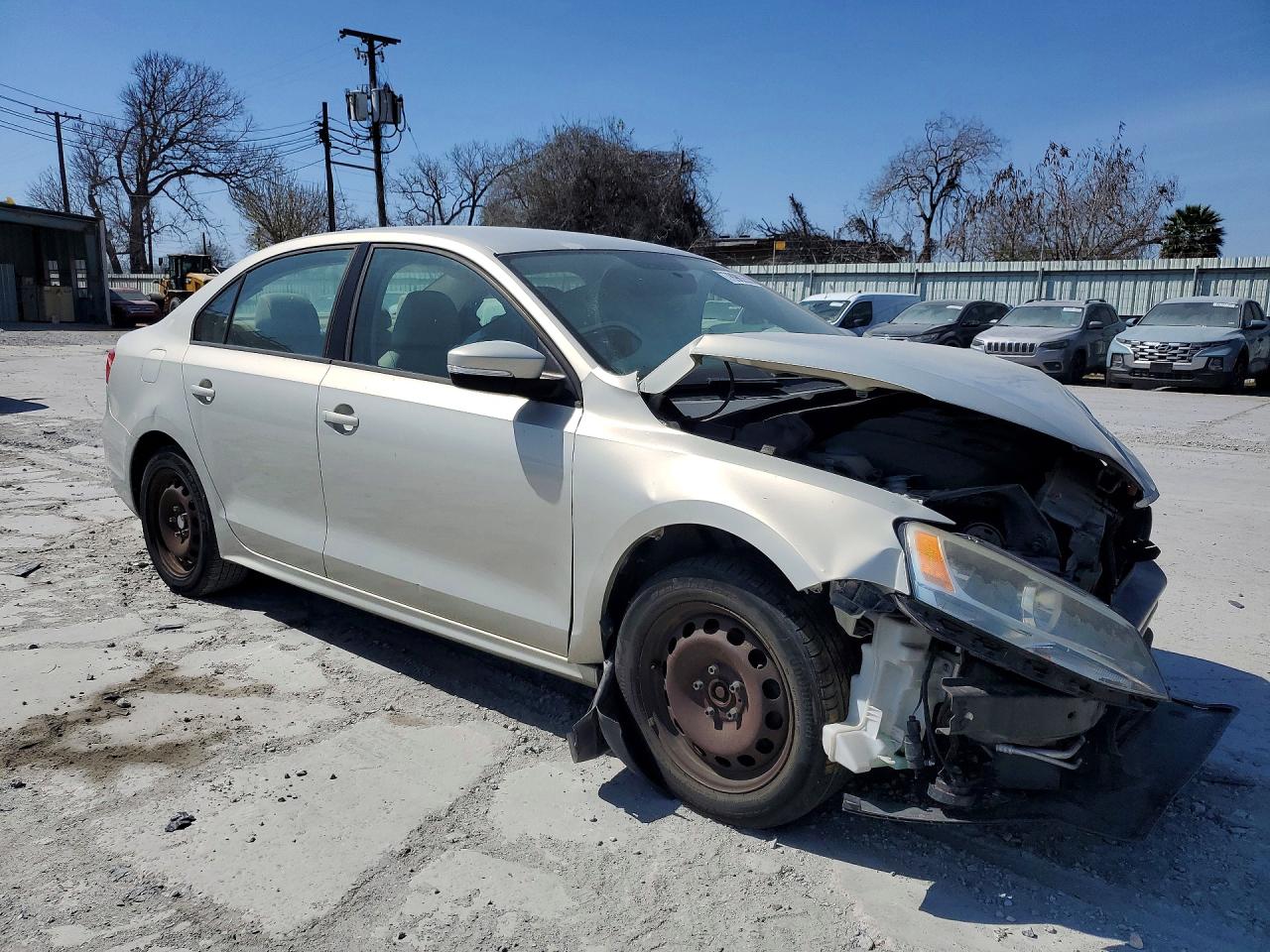 2011 VOLKSWAGEN JETTA SE photo 4
