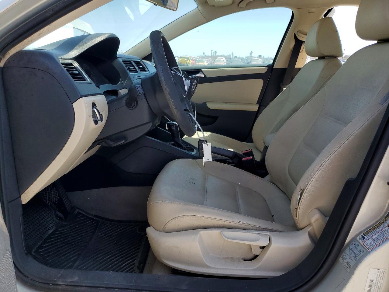 2011 VOLKSWAGEN JETTA SE photo 7