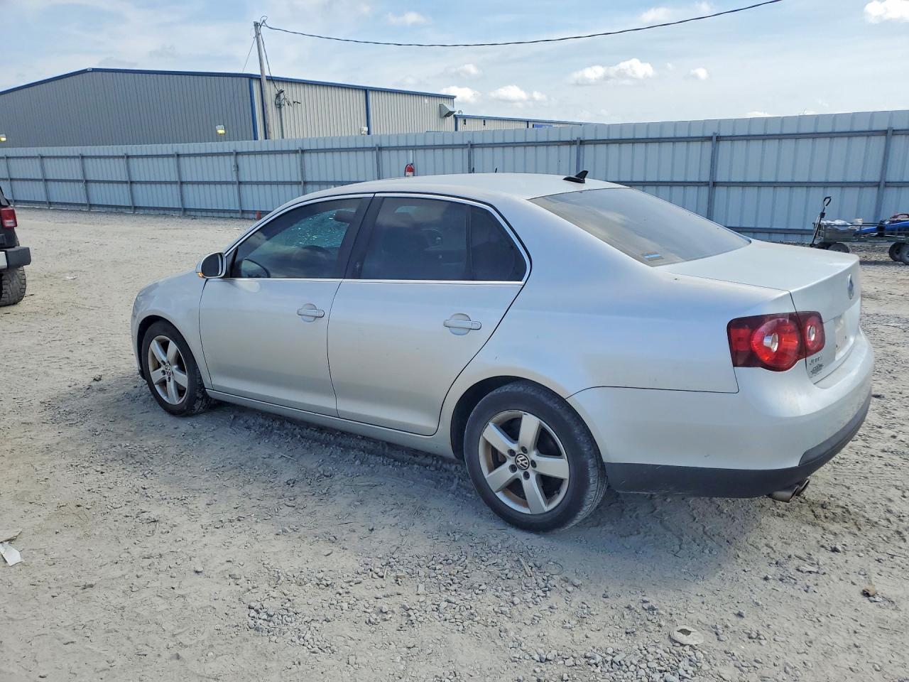 2009 VOLKSWAGEN JETTA SE photo 2