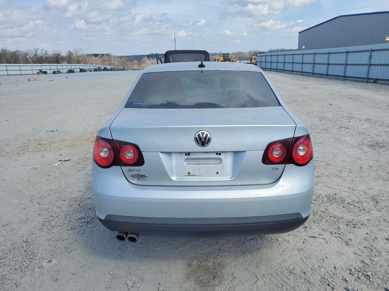 2009 VOLKSWAGEN JETTA SE photo 6